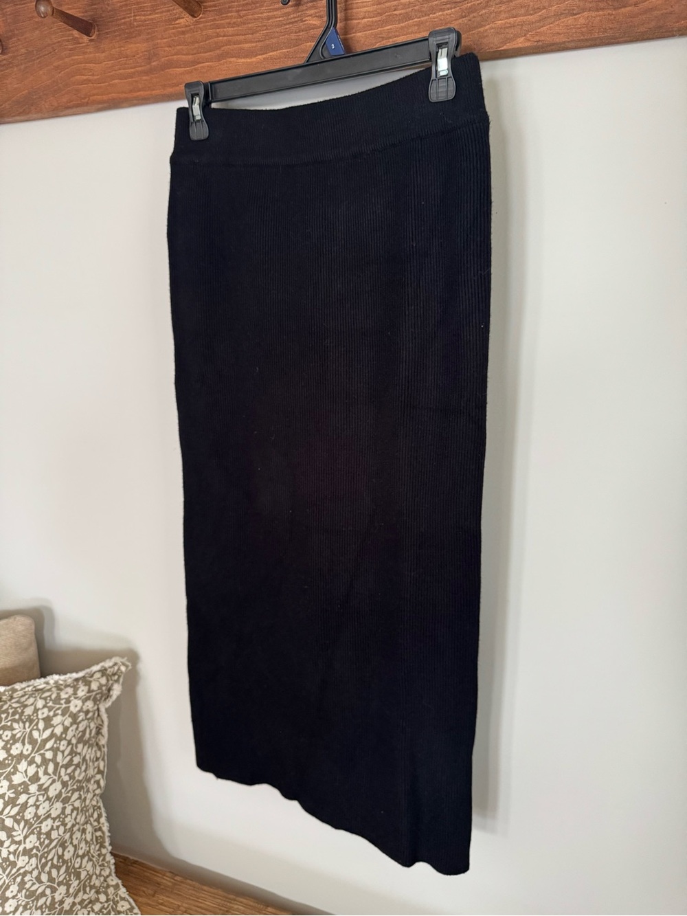 tea n rose Black Ribbed Knit Maxi Skirt